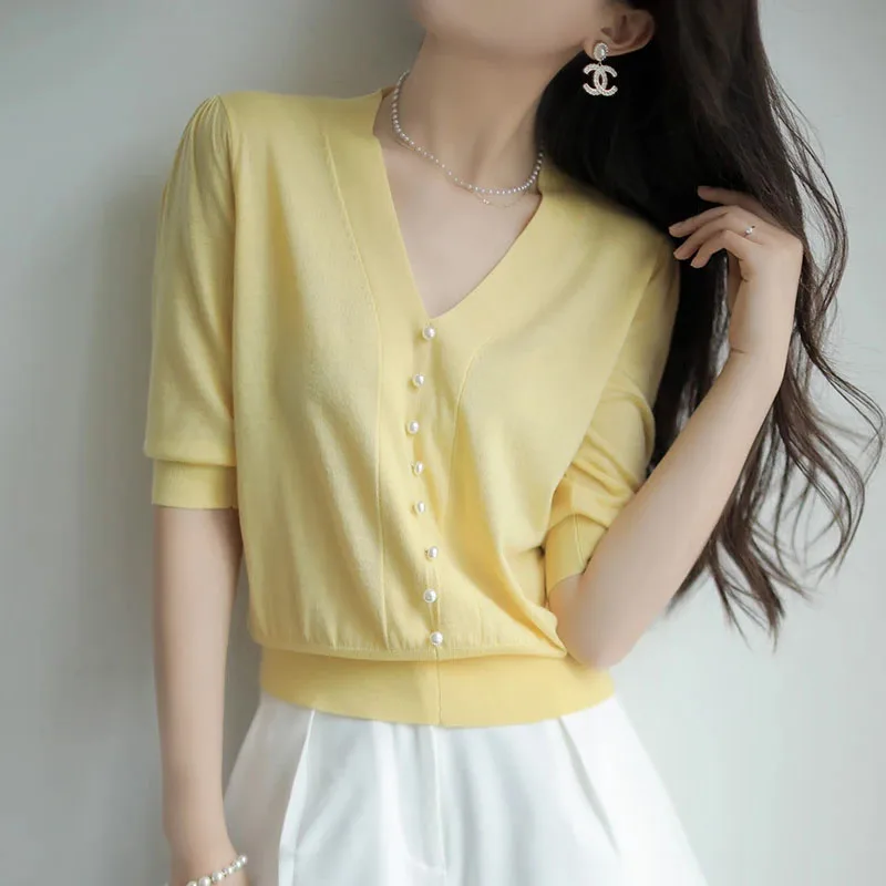 

Knitted Sweater Women Pullovers Fashion Black V-Neck Beading Knit Sweater Pullover Women Tops Short Sleeve Sueter Feminino Q3423