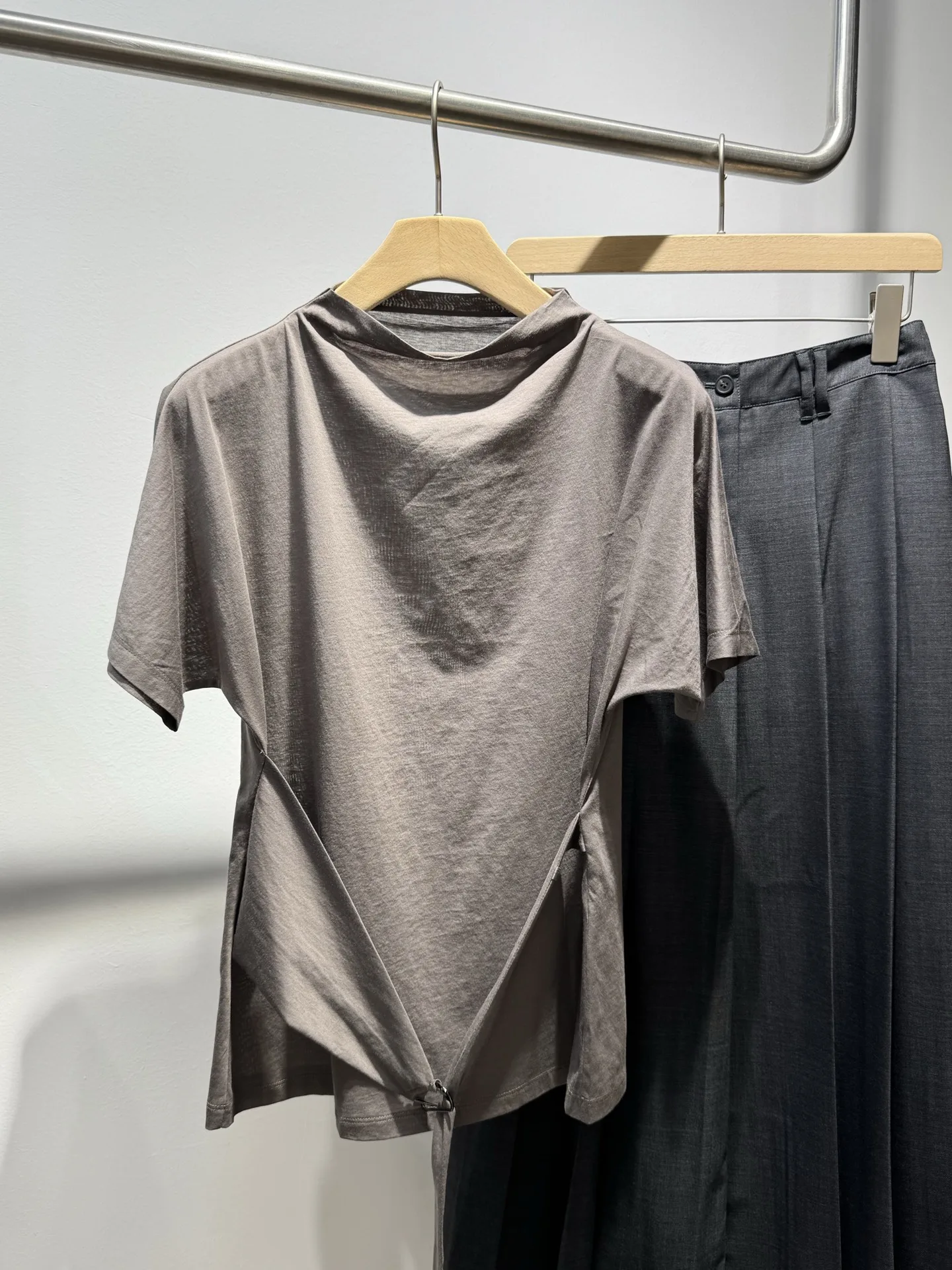 

25 Early Autumn New Women'S High Waist Slim Wool Pleated Skirt A-Line Skirt + Cotton Short Sleeve T-Shirt Sml