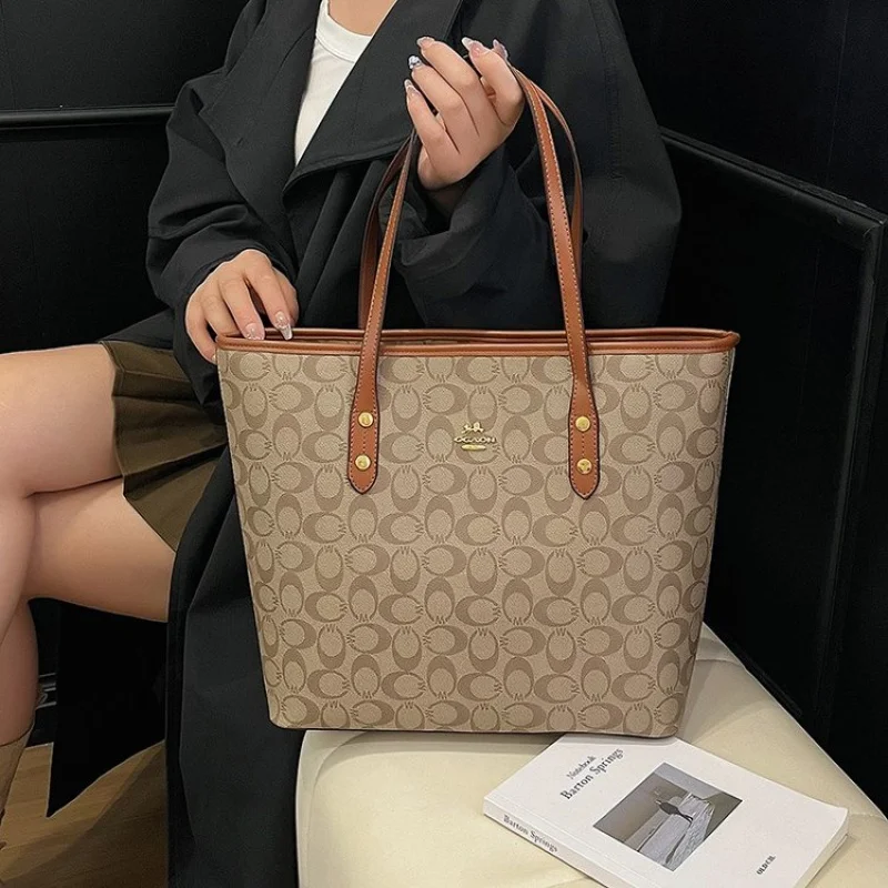 

Stylish Ladies Leather Crossbody Bag With Adjustable Chain Famous Designer Luxury Brand Elegant