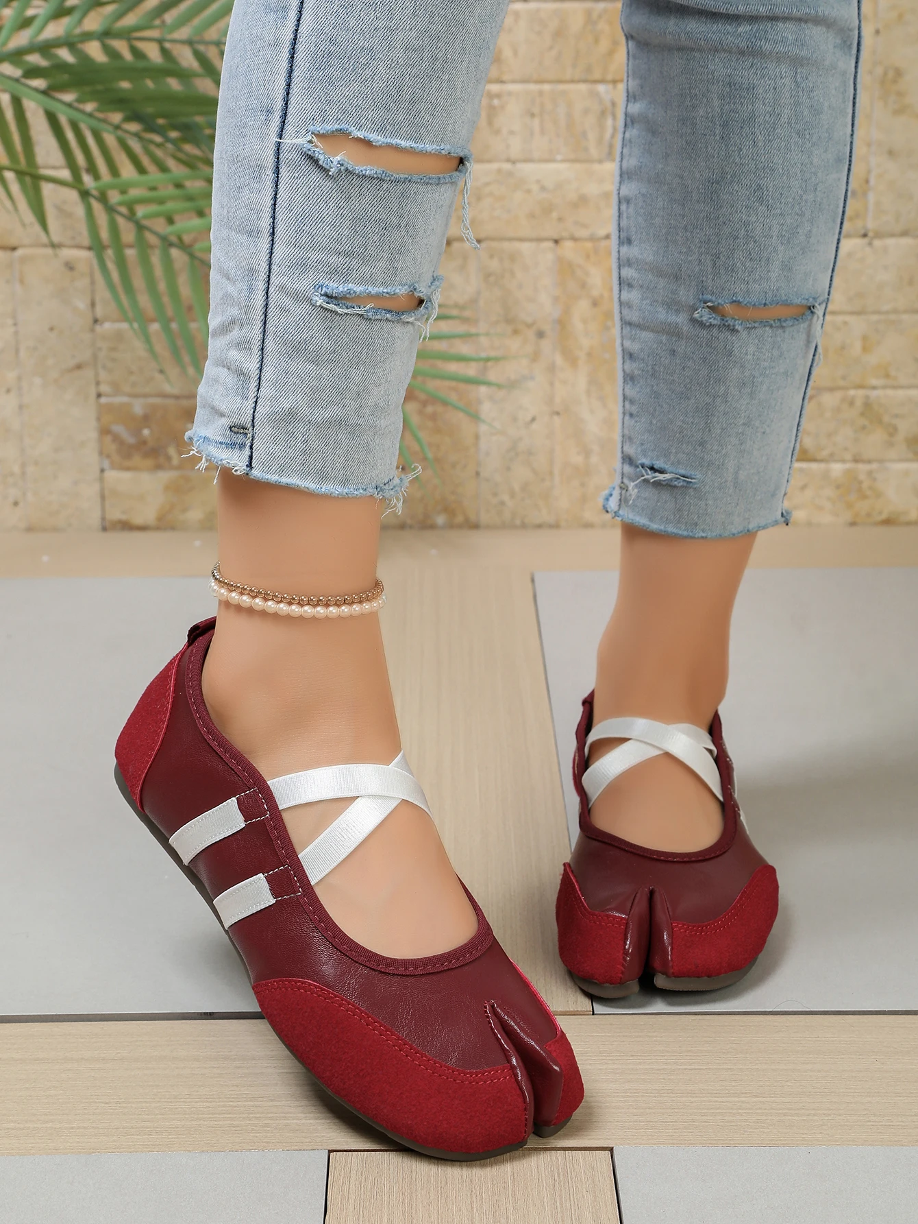 Flache Schuhe mit Kreuzriemen für Damen, lässiges Modedesign, Mary Jane Schuh, Slip-on, geteilte Zehenpartie, Ballett-Trainer, Sommer 2026, elegant, neu – Detail 16
