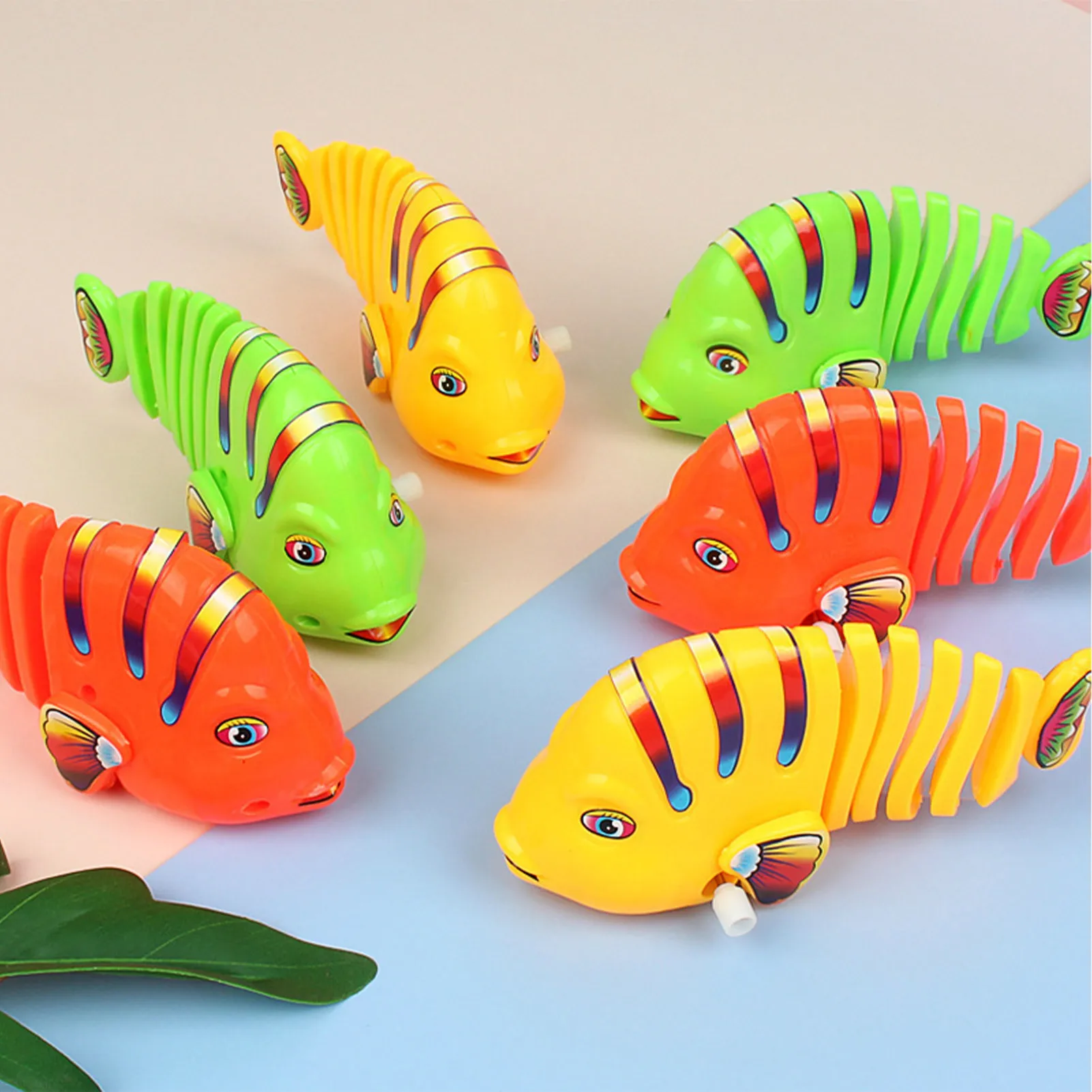 1Pcs Cute Cartoon Bath Fish Wind Up Toys Classic Bathtub Tub Toy Newborn Spring Toys For Children