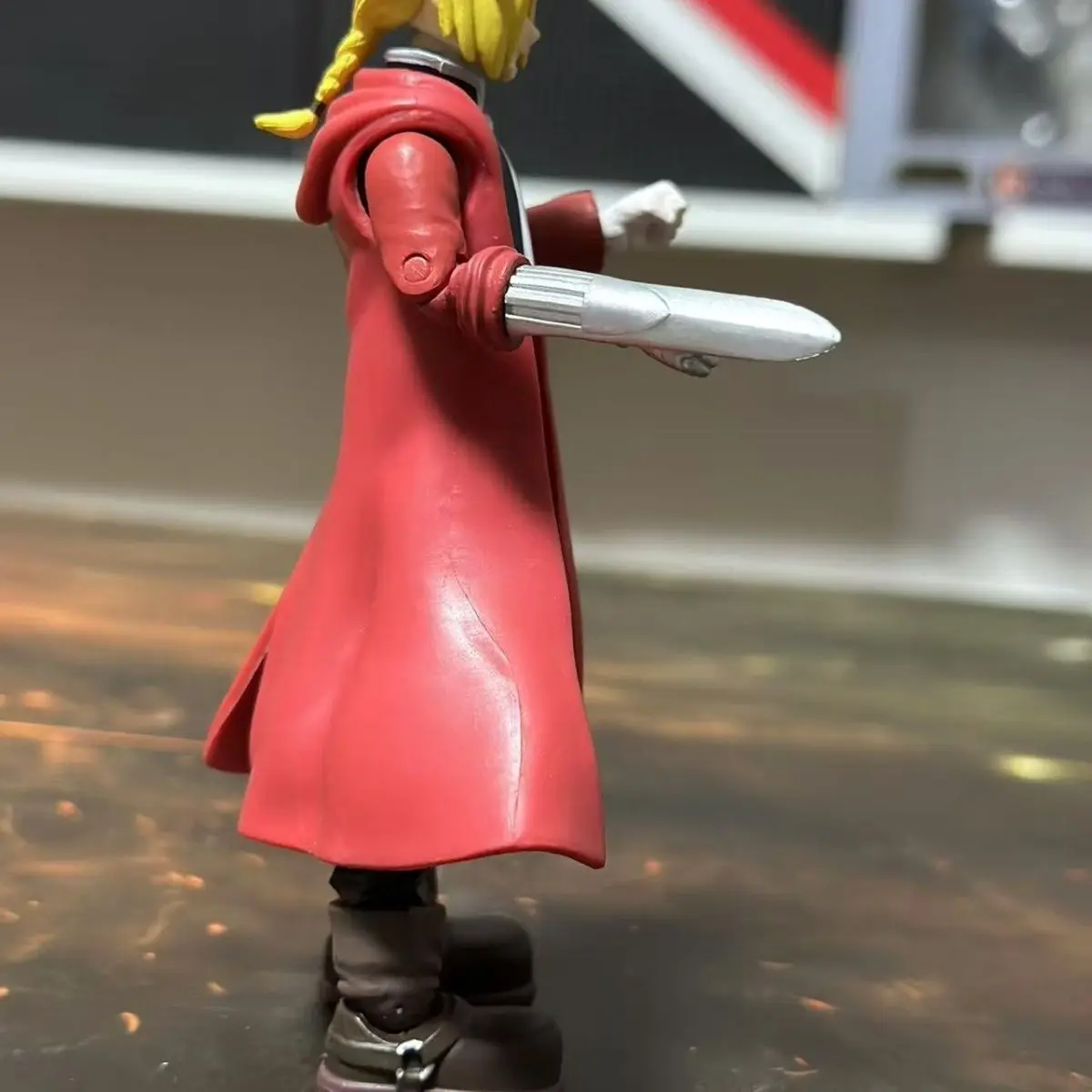 

Loyalsubjects Steel Alchemist Edward Ellick The movable doll is about 12 centimeters tall