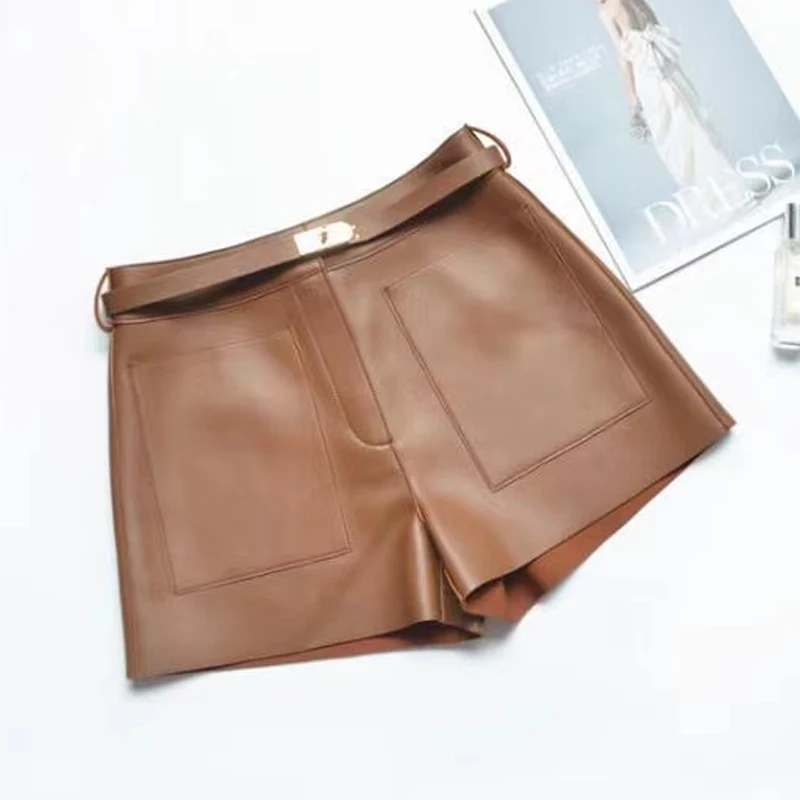 Pantalones cortos de piel de oveja auténtica para mujer, Shorts informales, versátiles, con cinturón blanco, novedad de 2024