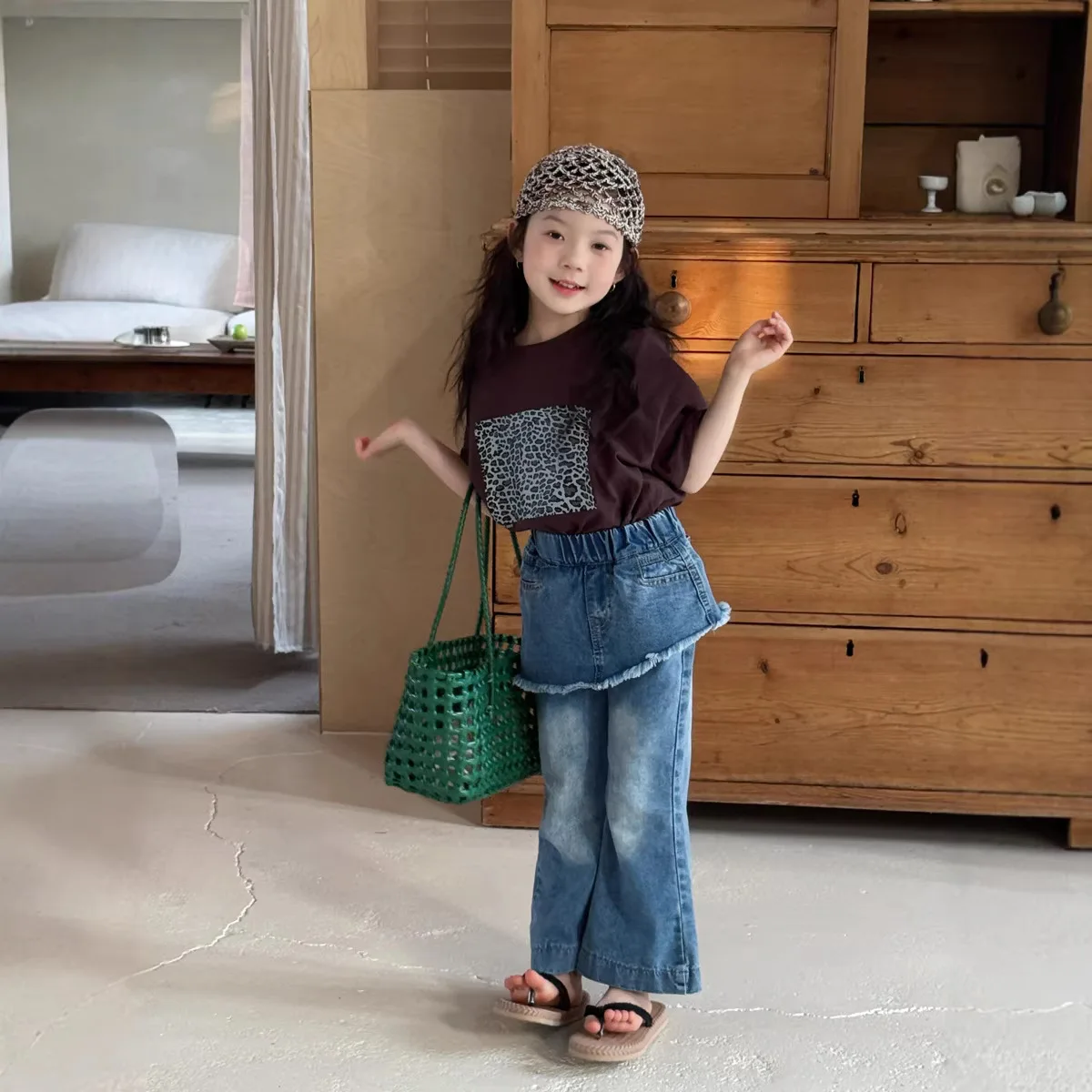 

Spring New Girls Korean Style Retro Casual All Match Jeans 2026 Children Clothing Girls Fashion Individual Design Sense Jeans