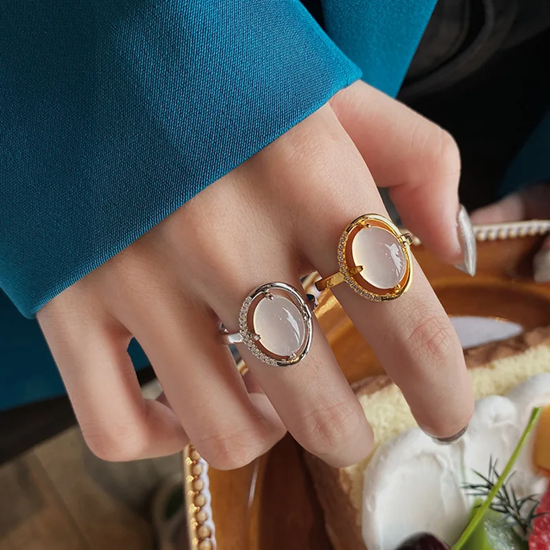 Women's Fashion Finger Rings With Round Imitation Opal Delicate Stylish Female Ring For Party Statement Jewelry Accessories Gift