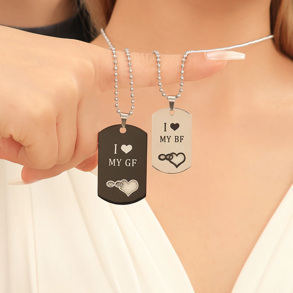 مجموعة مكونة من قطعتين من القلائد المضيئة للزوجين من إنفينيتي، مجموعة هدايا مجوهرات عصرية وبسيطة للسيدات