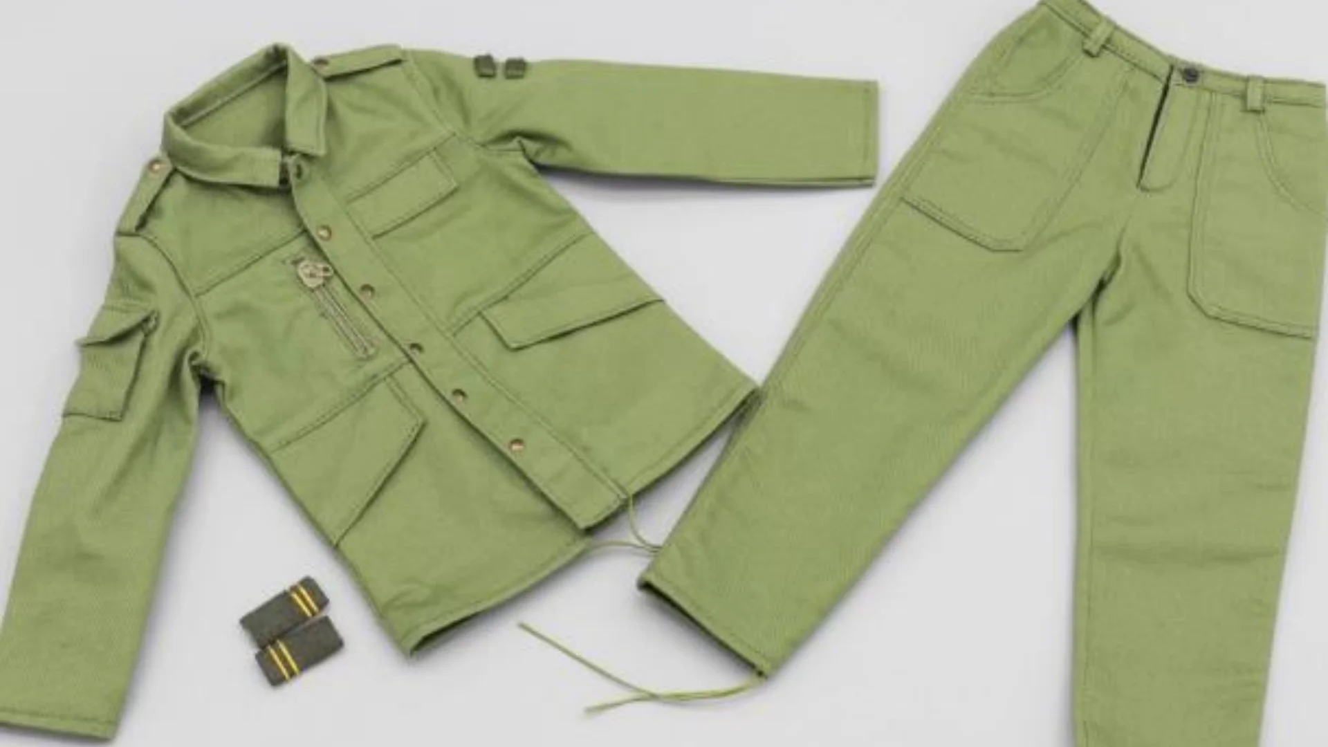 

QORANGE QOM-1052 1/6 Фигурка солдата НОАК в казармах 1994 года - Униформа: куртка, брюки. Модель для 12-дюймовых экшн-фигурок.