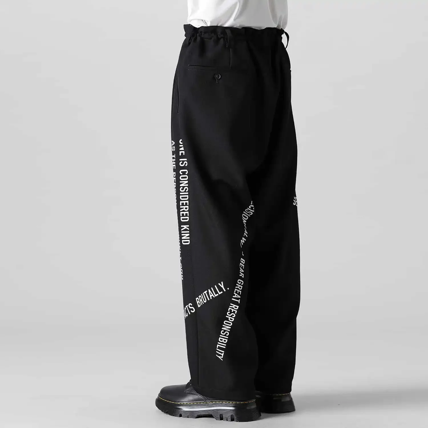 YOJI OOAK التصميم الأصلي أسود رسالة شعار مطبوعة سراويل تقليدية فضفاضة مستقيمة أنبوب تصميم تحسس السراويل الرجال #4