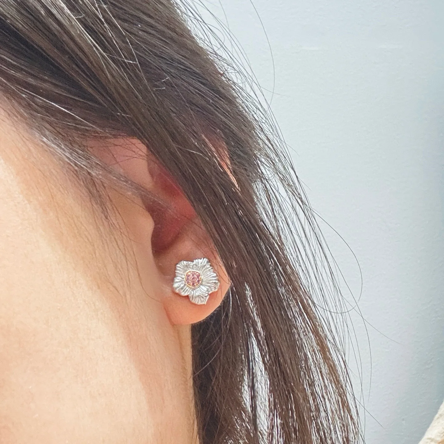 

100% 925 Sterling Silver Frosted Daisy Small Flowers Stud Earrings For Women Fine Jewelry