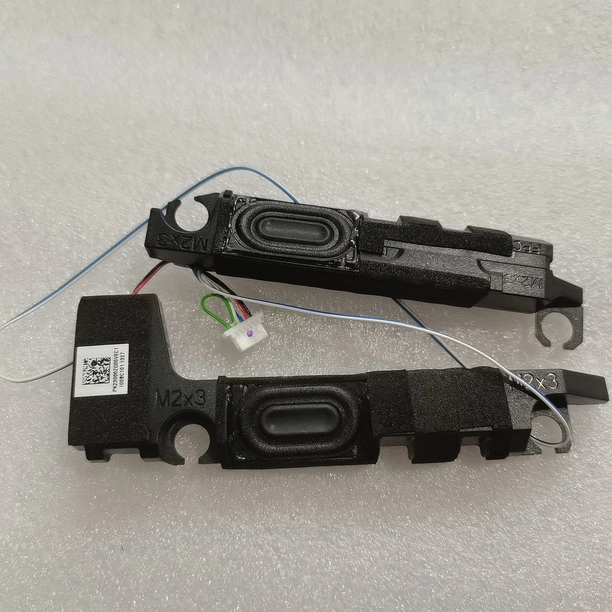 

For HP, Light and Shadow Genie 6th generation plus TPN-C143 15-dh1011tx Internal speakers (for laptop) Laptop build-in speakers