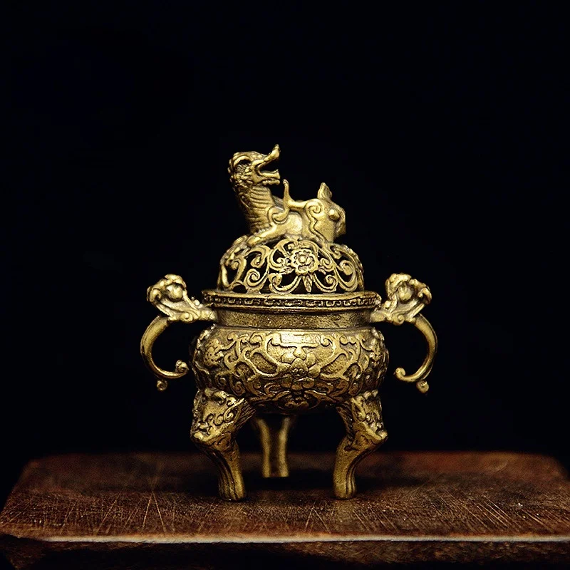 

Antique Brass Three Legs Qilin Head Censer Burner Mini Ornaments Chinese Ancient Beast Censer Cover Solid Copper Tea Desk Decor