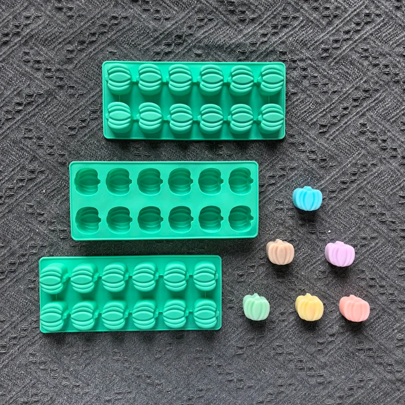 Stampo in silicone a forma di zucca da 1 pezzo a 12 fori, utilizzato per cioccolato, dessert, caramelle, biscotti, ornamenti per la decorazione di torte