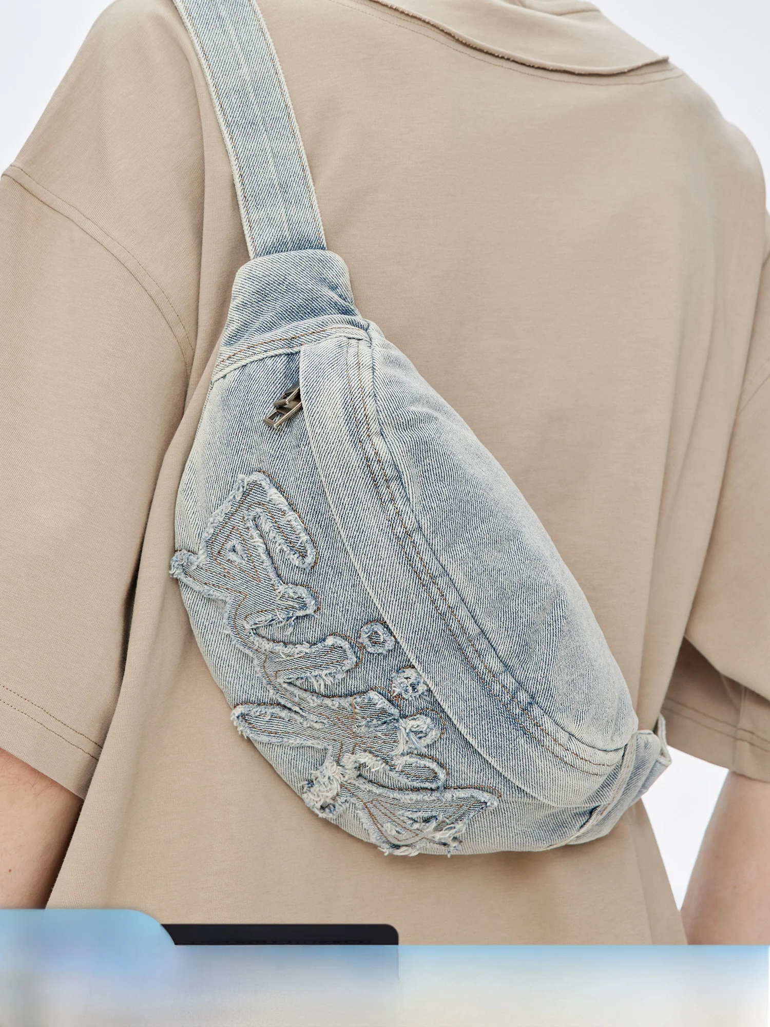 

Guuka Retro Distred Denim Crossbody Bag Men's Logo Embroidery Single oulder Satchel Women's Design Sensation Chest...
