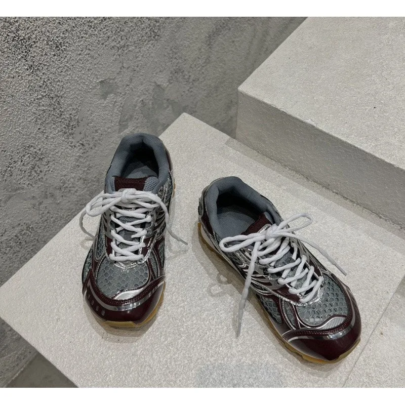 أحذية رياضية كاجوال للرجال مقاس كبير 2025 أحذية ركض عصرية للنساء أحذية مريحة ومسامية مصممة فاخرة للحفلات #4