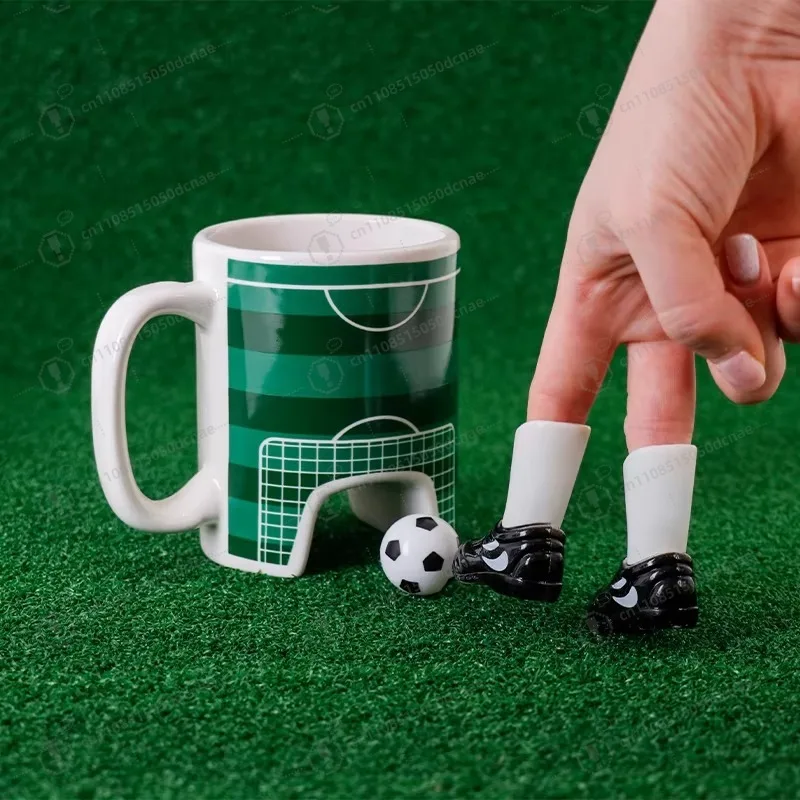 Regalos novedosos Botas promocionales para dedos + Mini pelota + Taza de fútbol ecológica Juego de tazas de café de cerámica Regalos corporativos