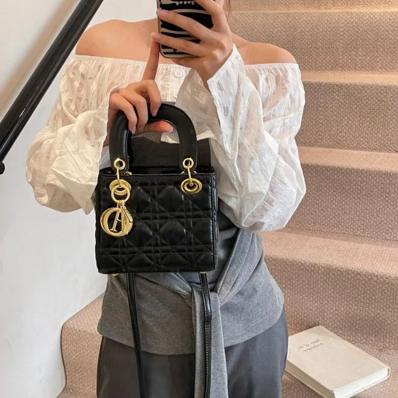 

Новая модель ретро сумки через плечо с регулируемым ремешком женская портативная сумка через плечо для повседневного использования в кампусном стиле Лидер продаж