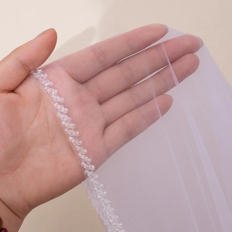 手縫いビーズ装飾の高級ウェディングドレス、ブライダルヘアアクセサリー、ブライダルベール