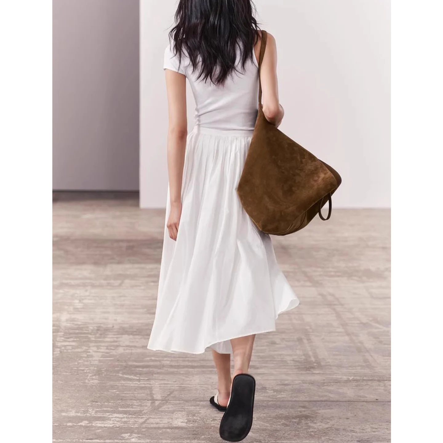 

Gold Embellied Pleated ter Ne Top with Midi Skirt mid Waist Wide Hemline Summer 2025 Polyester Fiber 00%