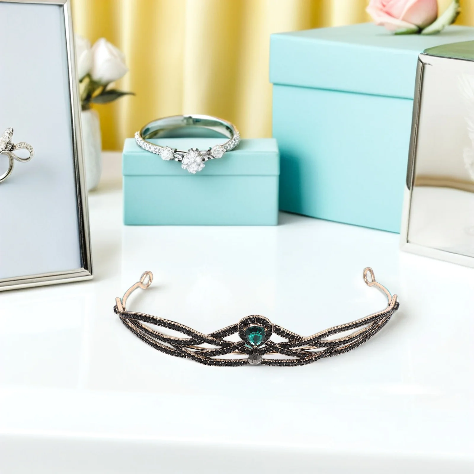 

1 шт., винтажная свадебная корона, головной убор, элегантная свадебная тиара в стиле ретро, прочный аксессуар для волос для девочек, вечерние украшения с короной для женщин и невесты