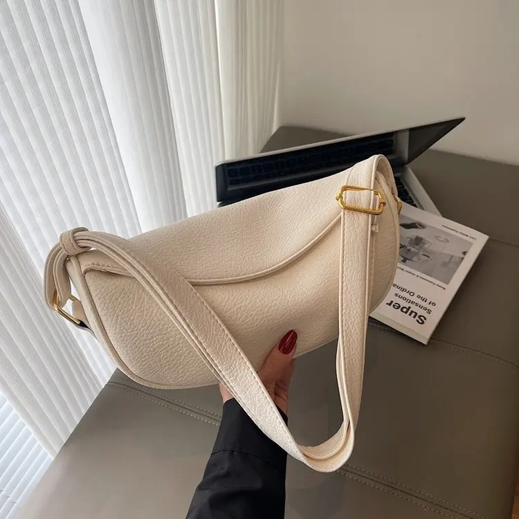 

Autumn 765 New Models Are Small Square Bags, Shoulder Bags,Large-capacity Commuter BagsDumpling Bags, Shoulder Messenger Bags.