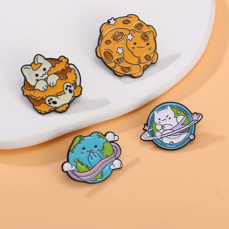 Creative Cartoon Planet Cat Alloy Brooch Exquisite Lovely Badges Pins For DIY Clothing Bags Hat Scarf T-shirt Jeans Decoration
