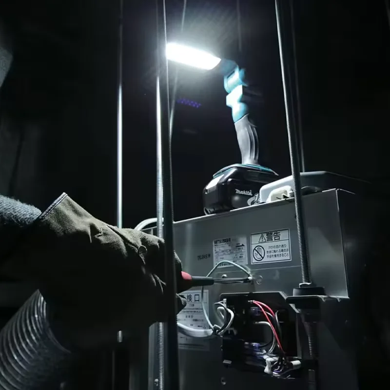 

DML801 LXT LED Flashlight 18V Lithium Power Tools 240LM Work Light Outdoor Camping Cordless High Power L