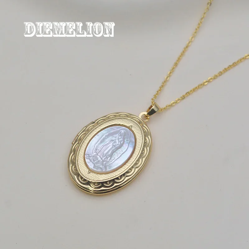 Luxury 18K Gold Plated Natural MOP Shell Oval Medal Religious Virgin Pendant Necklace for Women Can Opened Closed To Hold Photos