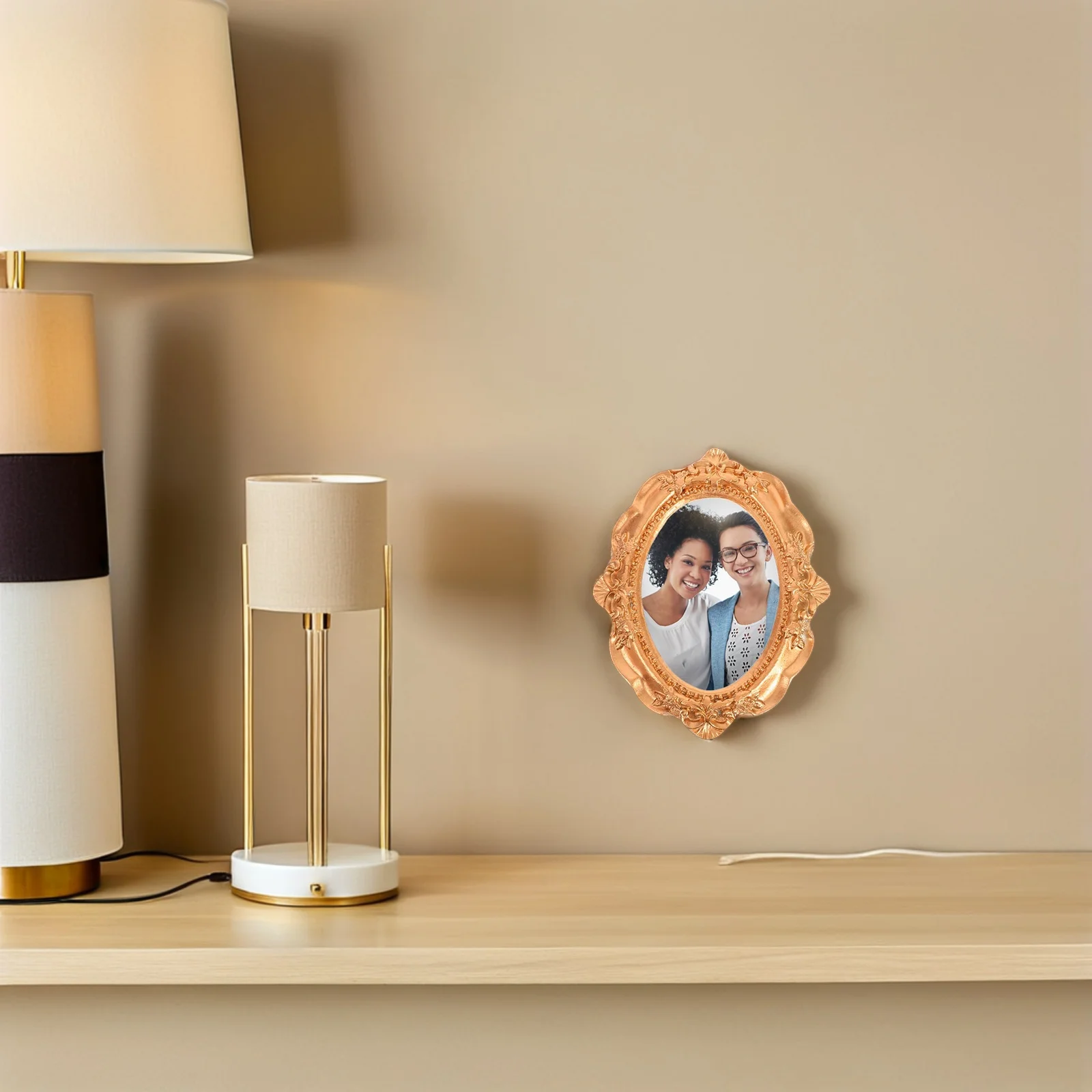 

3Pcs Mini Picture Frames Resin Retro Design Decorative Photo Frame Ornaments Jewelry Display Prop Mini Picture Frame