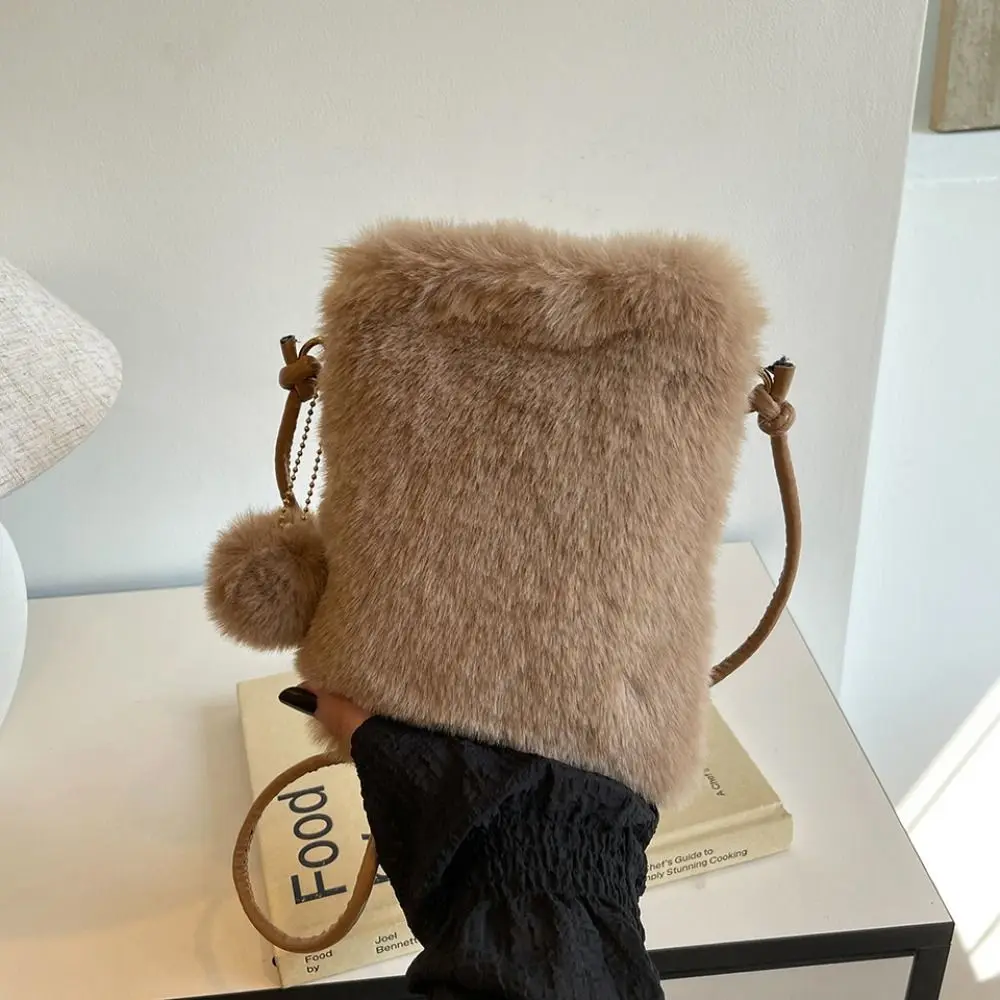 

Fashion Shoulder Bag Soft Solid Color Faux Fur Crossbody Phone Bag Women Girls Winter Travel Purse Nice Gift