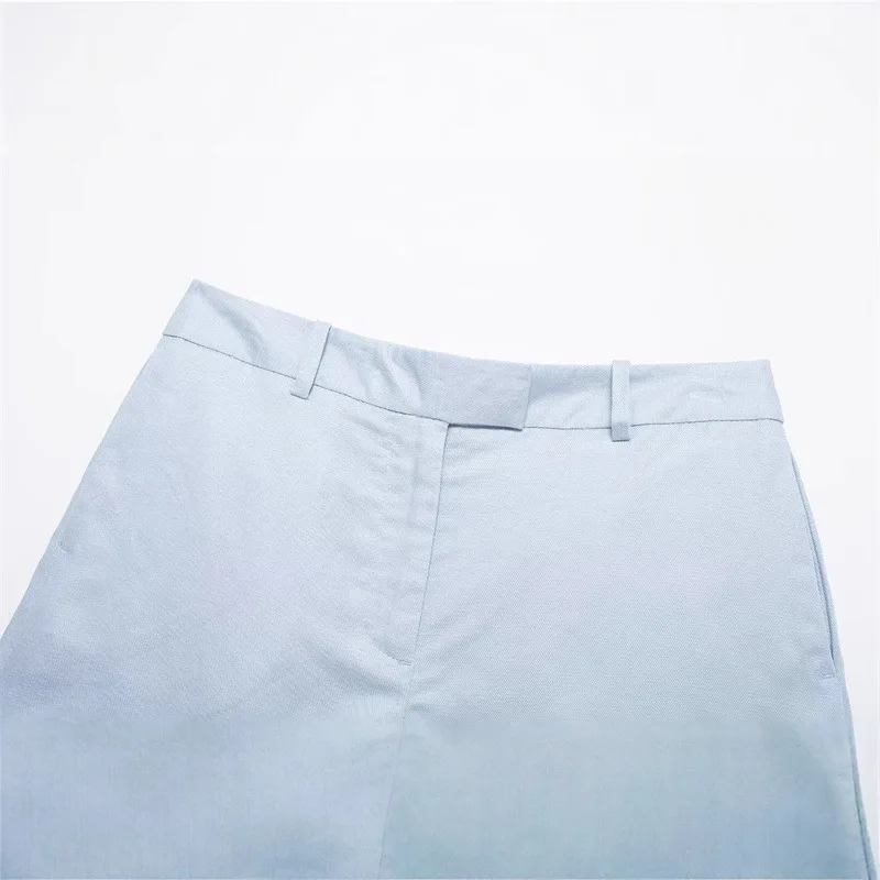 Damskie szorty z mieszanki lnu o niskim stanie, proste i eleganckie.