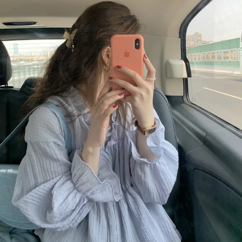 Top elegante de manga larga para mujer, camisa Fendouzi a la moda de estilo coreano con botón, blusa con cuello en V para mujer de China 2022