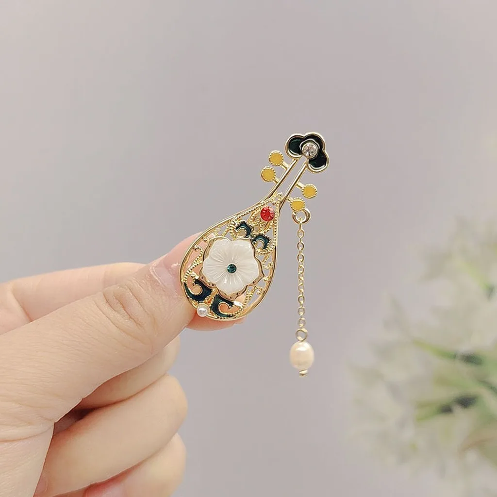 Vintage Pipa Brooch Elegant Pearl Pendant Pin Flower Brooch Exquisite Enamel Lapel Pin For Sweaters Hanfu Chinese Events