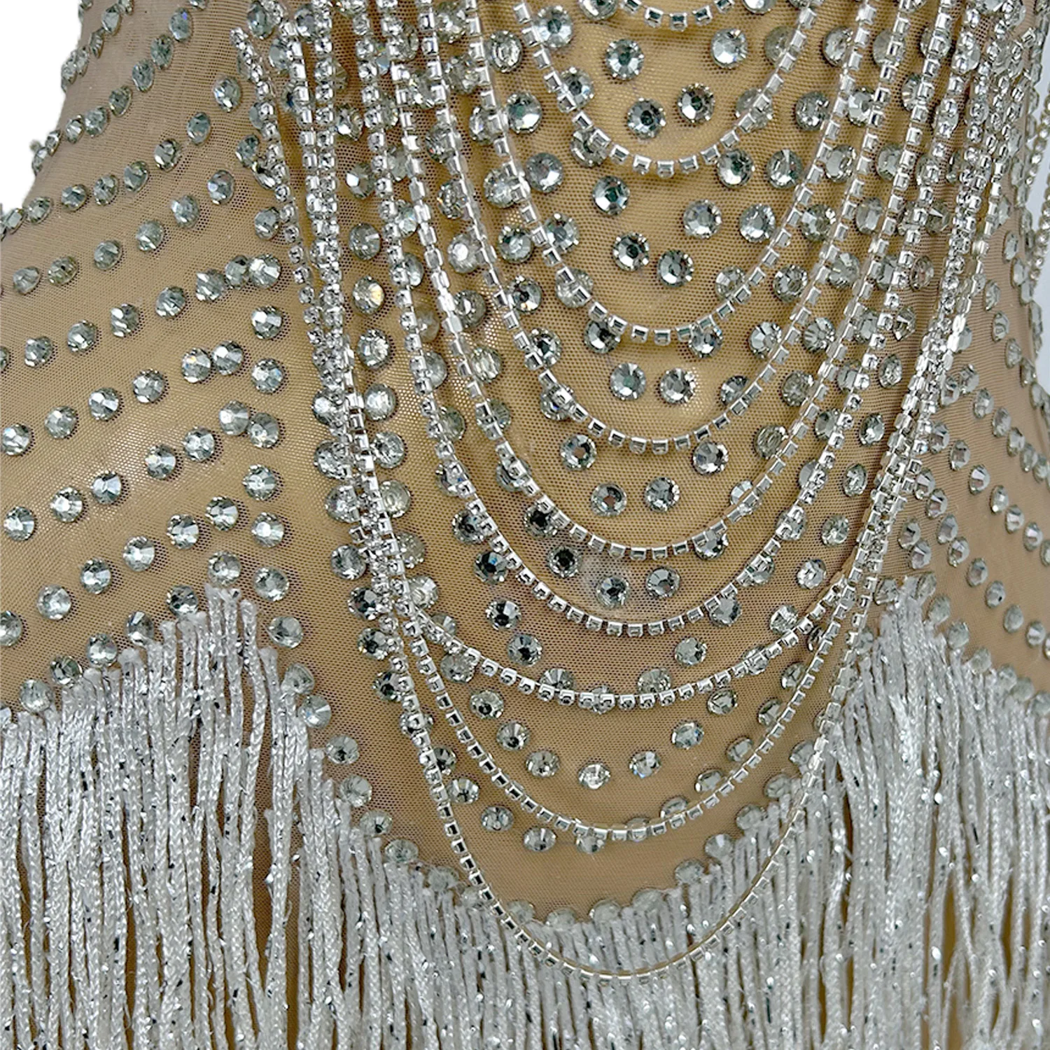 ชุดมินิเดรสตาข่ายซีทรูประดับพู่และคริสตัลวิบวับ สำหรับงานแสดงโชว์ ปาร์ตี้ไนต์คลับ การแสดงบนเวที ชุดเต้นเซ็กซี่ Wanyueliusu