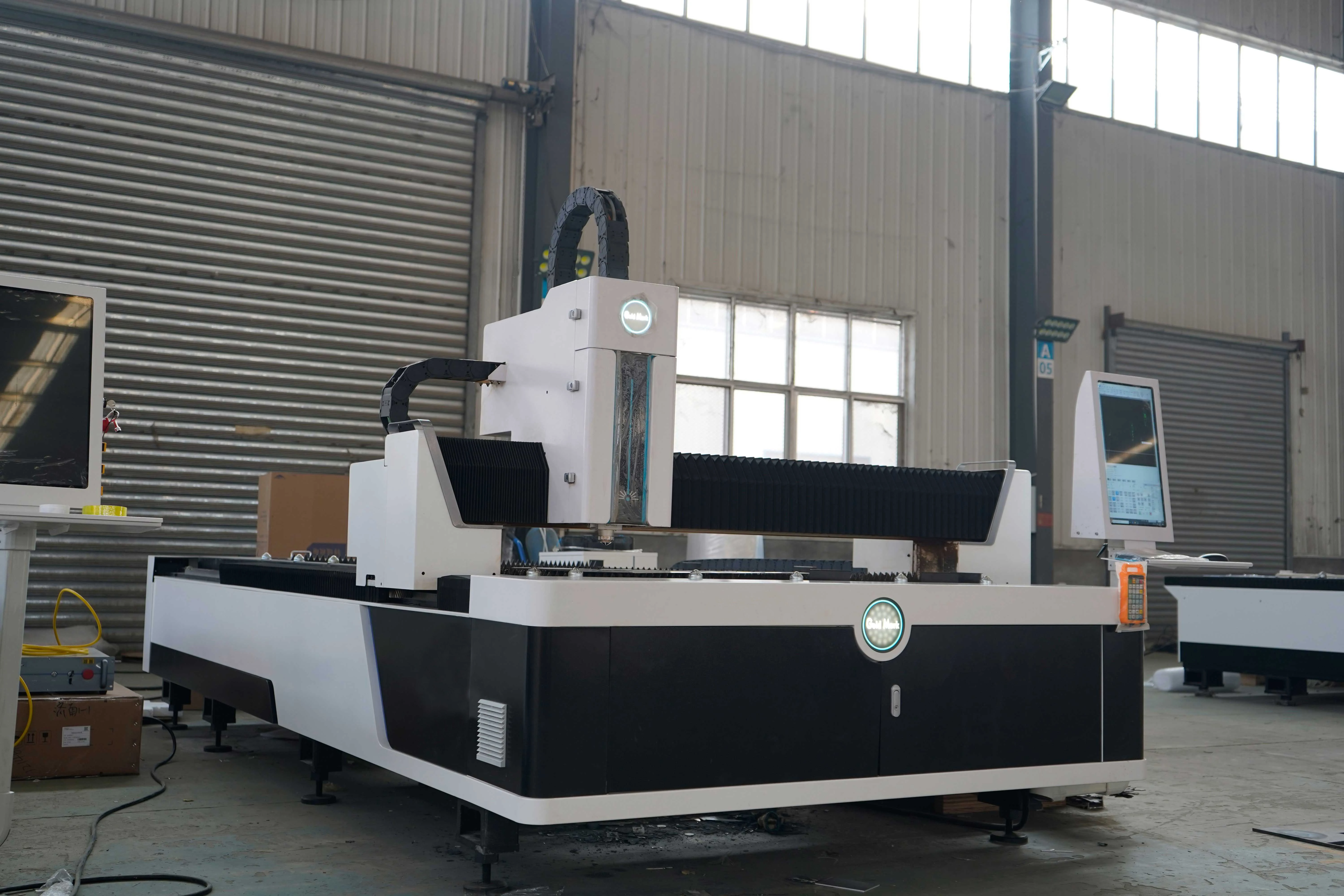 Gold Mark CNC Laser Cutter Metal Laser Cutting Machine