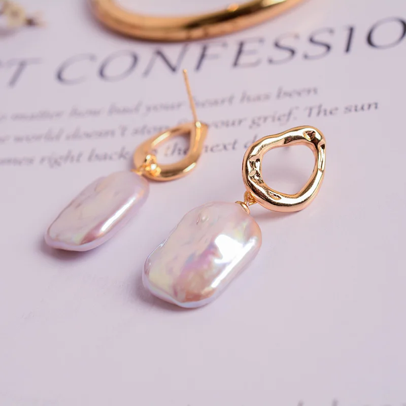

INS Light Luxury Niche Design Natural Shaped Baroque Freshwater Pearl Earrings