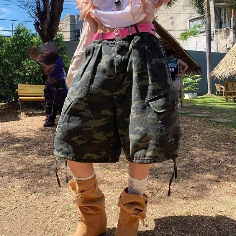 American Vintage Camouflage Print Denim Calf-Length Pants Women Streetwear Y2k Retro Versatile Lace-Up Cropped Jeans 2026