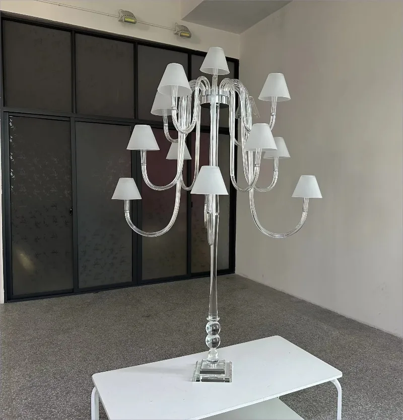 Wunderschöner Kristall-Kerzenständer mit mattiertem Lampenschirm