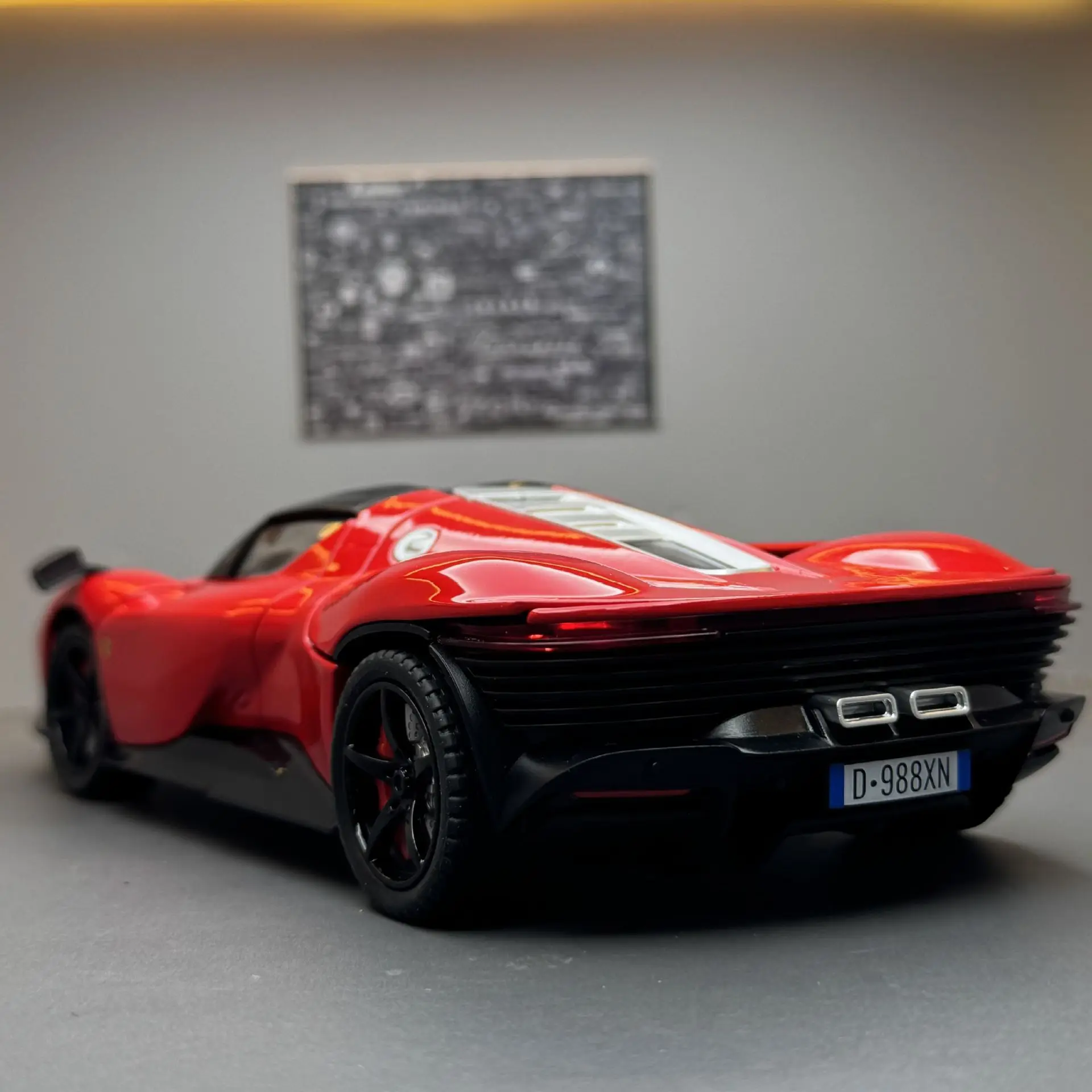 1:22 Ferrari SP3 voiture de sport Simulation alliage son lumière modèle de voiture tirer BackToy voiture ornement modèle cadeau pour enfants