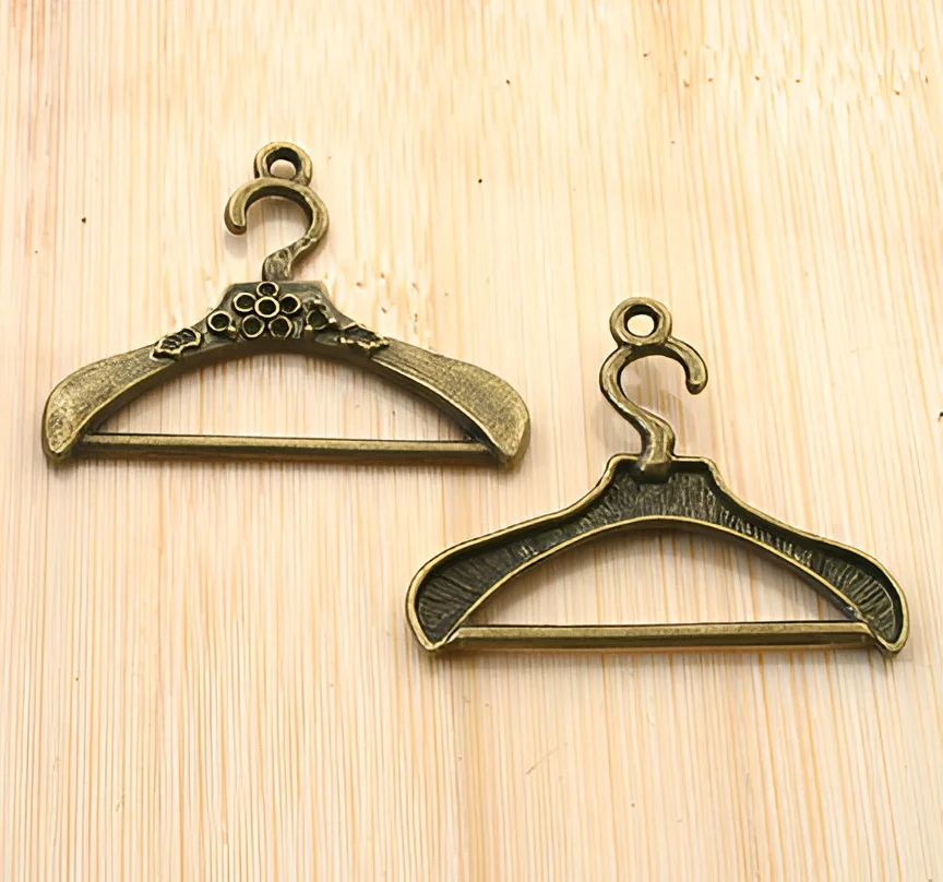 

10pcs 37x30mm,hole 2mm Alloy matel antiqued bronze clothes rack pendants HWG1784