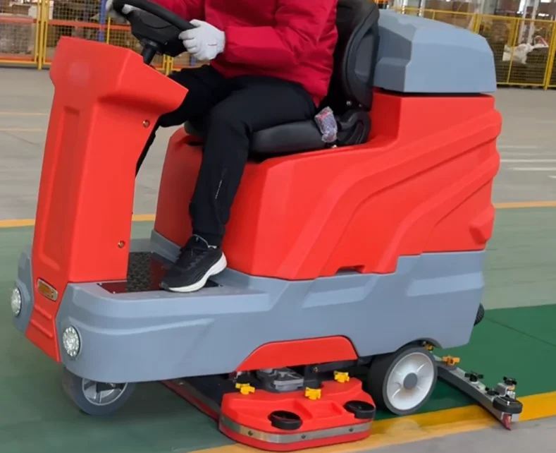 SP1000 New High Quality Electric Ride-On Dust Cleaning Auto Industrial Floor Scrubber Machine with 205L Recovery Tank