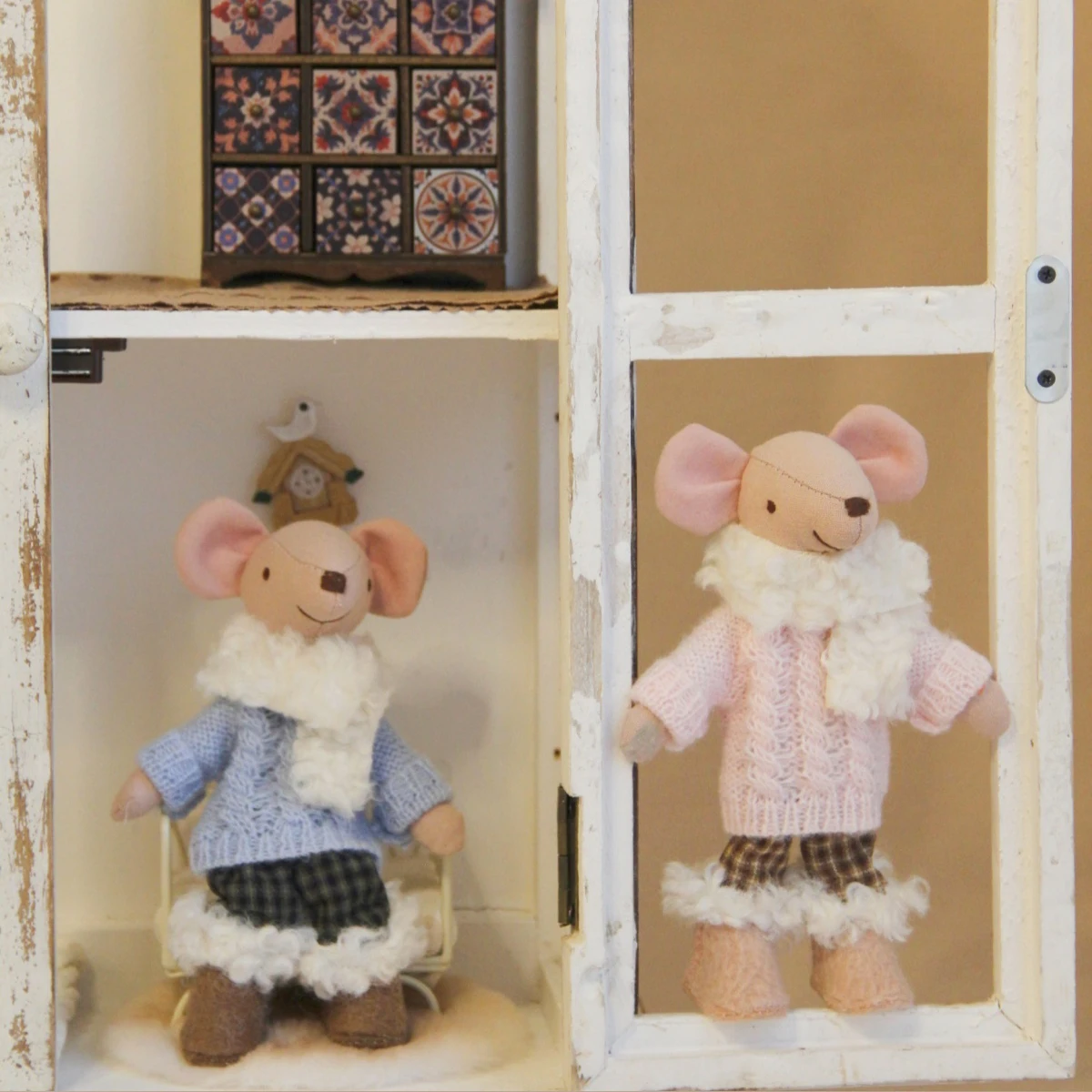 15cm Mouse with Interchangeable Sweater and Scarf Outfits Ob11 Bjd Suitable for Miniature Home Decor