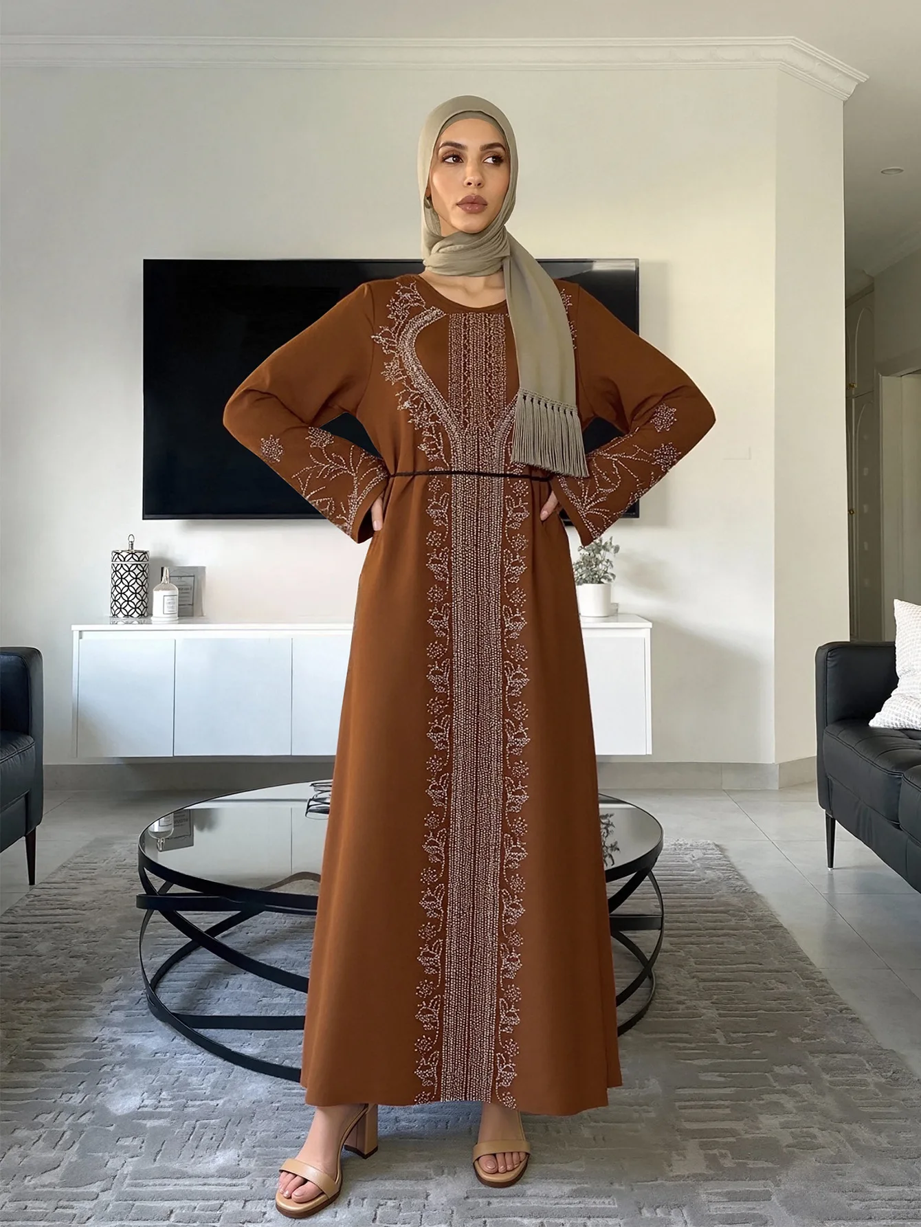 Außenhandel Nahen Osten Arabisch frauen Robe Mode Heißer Diamant Dubai Langes Kleid Muslimischen Kleid Cw62624