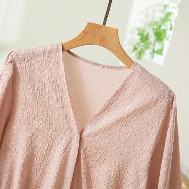 French 93% Natural Mulberry Silk Elastic GuanLe Crepe Design Niche Slim Fit V-neck Long Sleeved Light Pink Shirt