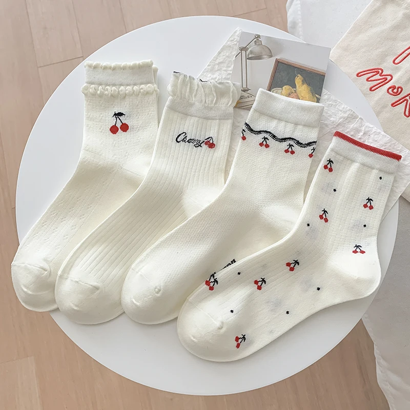 여성용 귀여운 양말 새로운 참신 카와이 여성용 흰색 얇은 메쉬 양말 패션 통기성 속이 빈 카와이 크루 양말 여성