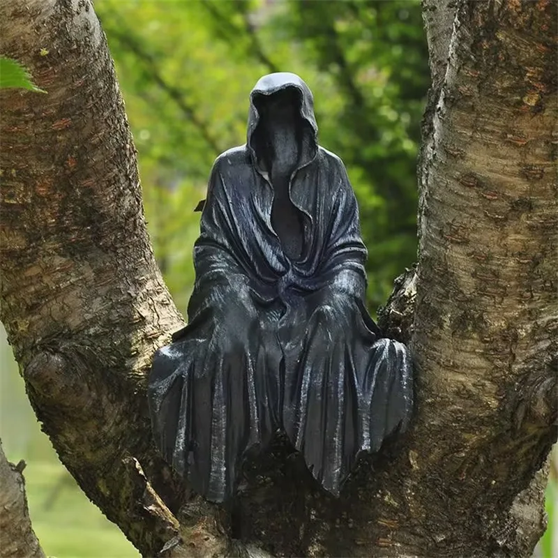 Action Figure Mysterious Master Ornament Horror Black Robed Night Walker Gothic Sitting Resin Craft Ornament Desktop Decoration