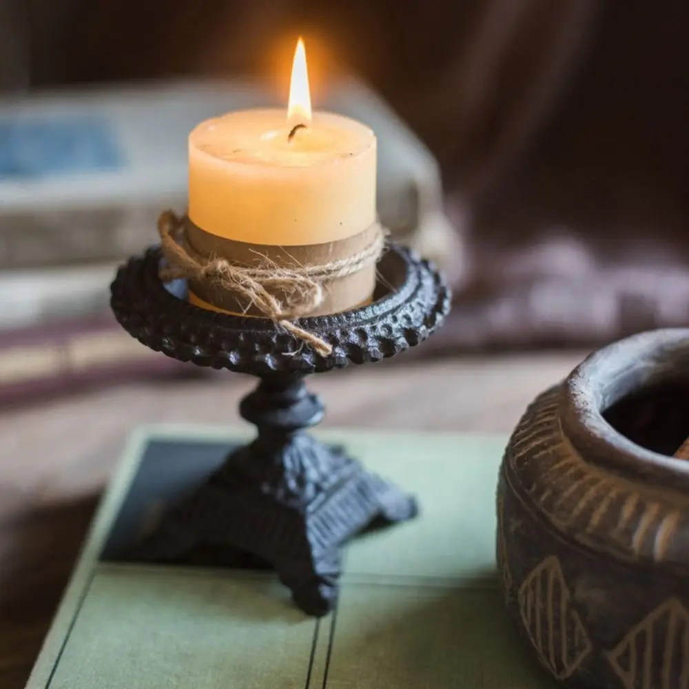 

Tabletop Ornament Iron High Foot Candlestick Minimalist Art Craft Candelabra Retro Aromatherapy Candle Stand Wedding