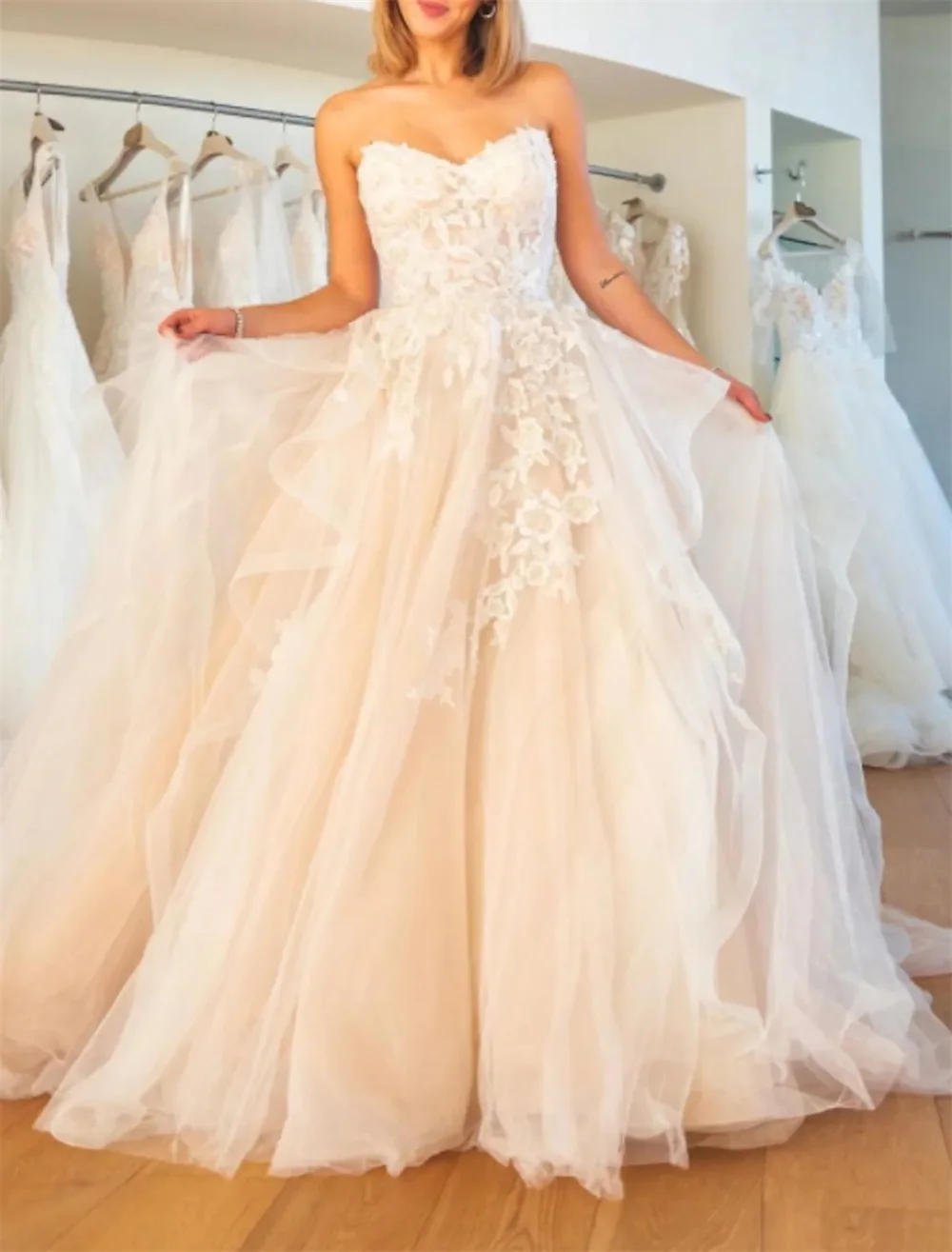 

Ball Gown Plus Size Wedding Dresses Strapless Sweep Brush Train Lace Tulle Sleeveless Formal with Embroidery свадебное платье