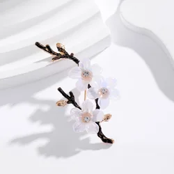 High-end temperament white plum blossom brooch ladies light luxury pins plant antique floral accessories jewelry gifts