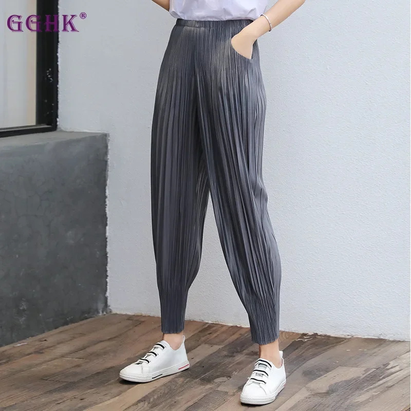 

GGHK Miyake Pleated Solid Color Pants for Women Spring and Fall New High Waist Loose Bunched 9-point Casual Drape Carrot Pants