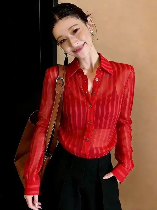 Red Stripe Shirt Luxury Sensation Small Fragrance Style Women's Fashion 2026 High Quality Attractive Slimming Top